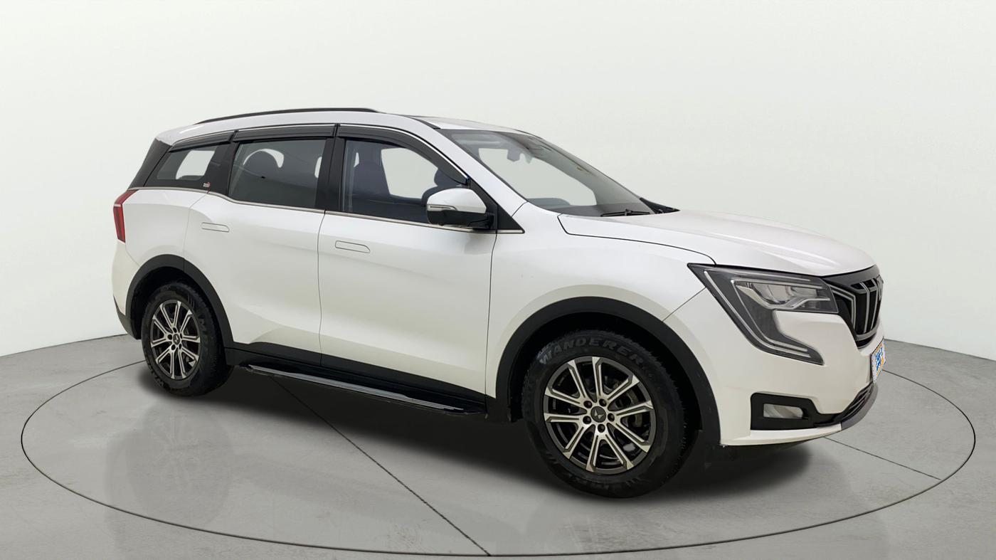 2022 Mahindra XUV700 AX 7 LUXURY P AT 7 STR, Petrol, Automatic, 38,547 km, Right Front Diagonal