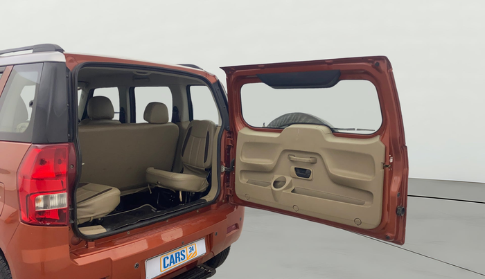 2017 Mahindra TUV300 T8 AMT, Diesel, Automatic, 1,02,809 km, Boot Door Open