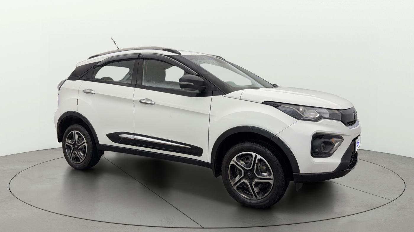 2022 Tata NEXON XMA SUNROOF PETROL, Petrol, Automatic, 66,132 km, Right Front Diagonal