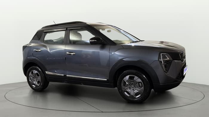 2024 Mahindra XUV 3XO MX3 Pro 1.2 L TCMPFi, Petrol, Manual, 17,605 km, Right Front Diagonal