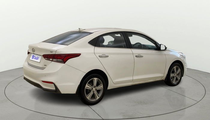 2017 Hyundai Verna 1.6 VTVT SX O, Petrol, Manual, 49,542 km, Right Back Diagonal