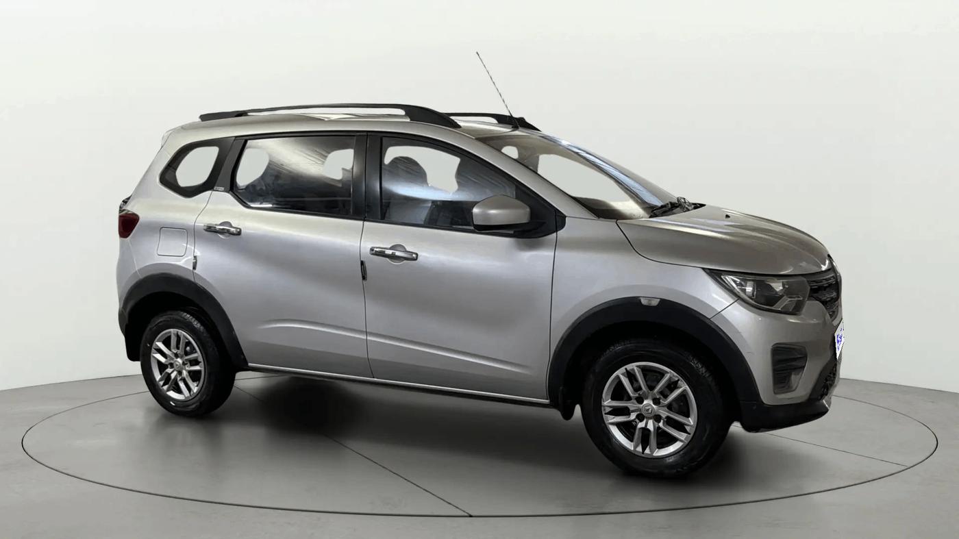 2019 Renault TRIBER RXT, Petrol, Manual, 17,775 km, Right Front Diagonal