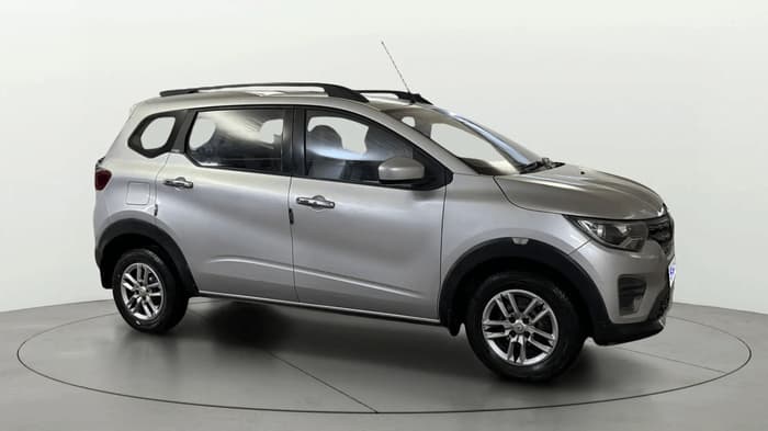2019 Renault TRIBER RXT, Petrol, Manual, 17,775 km, Right Front Diagonal