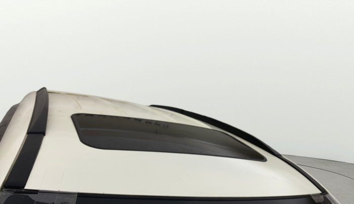 2016 Mahindra XUV500 W10, Diesel, Manual, 1,05,526 km, Roof