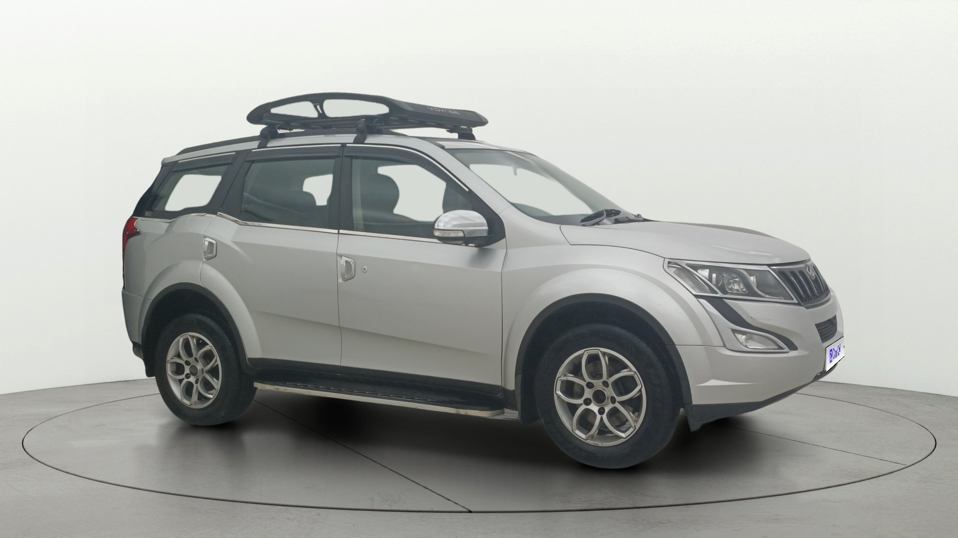 2017 Mahindra XUV500 2020-2021 W6 2017 Mahindra XUV500 2020-2021 W6