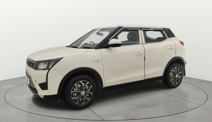 2021 Mahindra XUV300 W4 1.2 PETROL, Petrol, Manual, 40,775 km, Left Front Diagonal