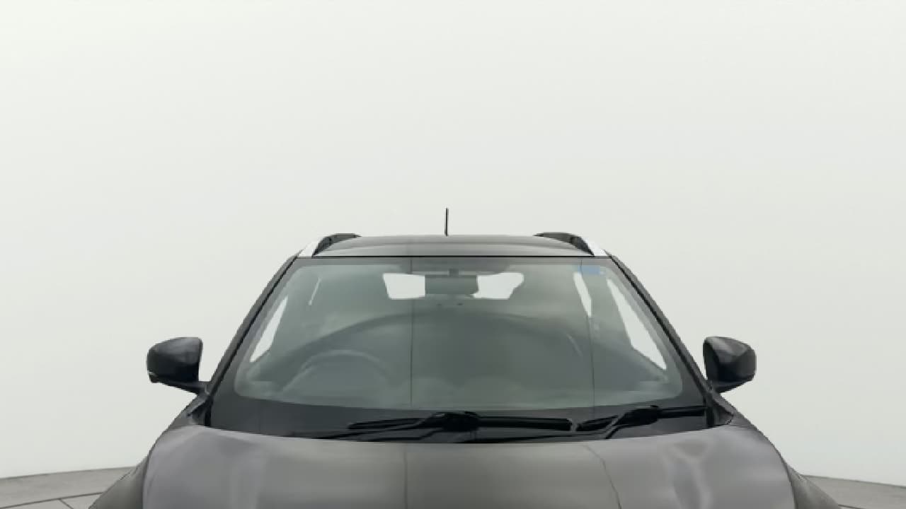 2022 Nissan MAGNITE XV PREMIUM TURBO CVT, Petrol, Automatic, 42,756 km, Front Windshield