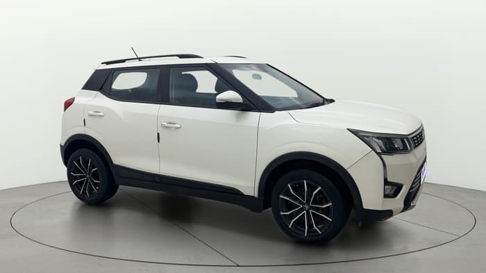 2019 Mahindra XUV300 W8 1.5 DIESEL, Diesel, Manual, 75,256 km, Right Front Diagonal