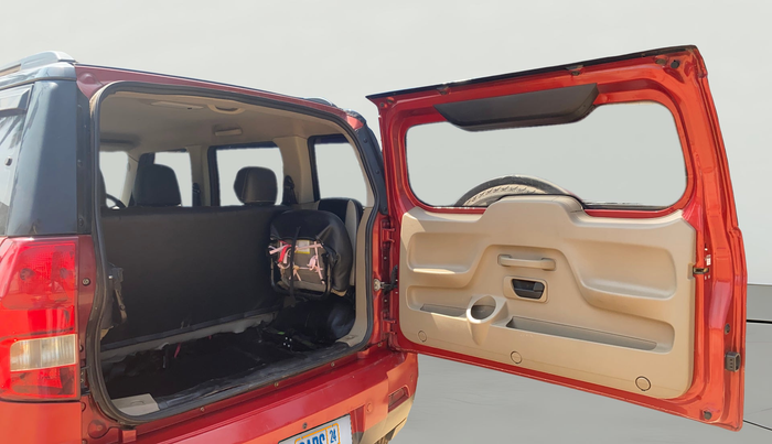 2017 Mahindra TUV300 T8, Diesel, Manual, 65,765 km, Boot Door Open