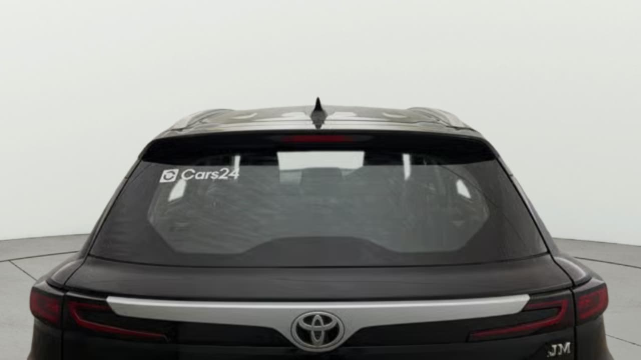 2024 Toyota URBAN CRUISER HYRYDER S NEO DRIVE, Petrol, Manual, 18,706 km, Rear Windshield