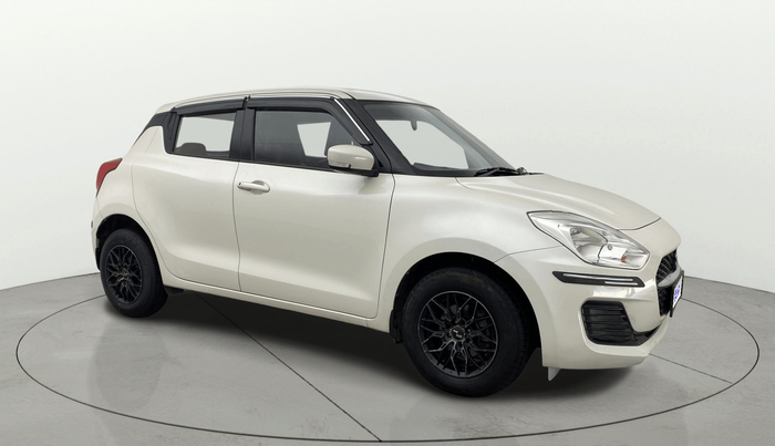 2022 Maruti Swift VXI AMT, Petrol, Automatic, 42,006 km, Right Front Diagonal
