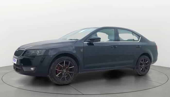 2013 Skoda Octavia ELEGANCE 2.0 TDI AT, Diesel, Automatic, 1,05,095 km, Left Front Diagonal