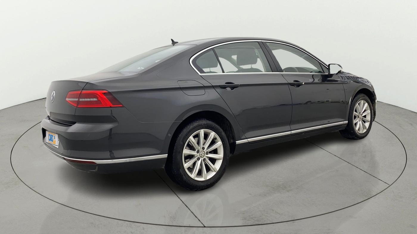 2018 Volkswagen Passat HIGHLINE DSG, Diesel, Automatic, 1,08,680 km, Right Back Diagonal