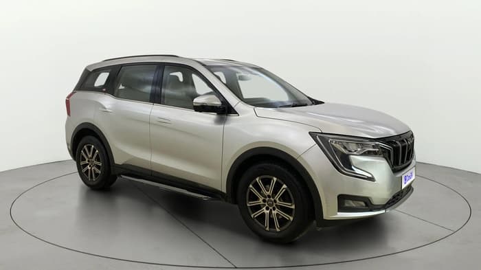 2021 Mahindra XUV700 AX 7 LUXURY P AT 7 STR, Petrol, Automatic, 47,374 km, Right Front Diagonal