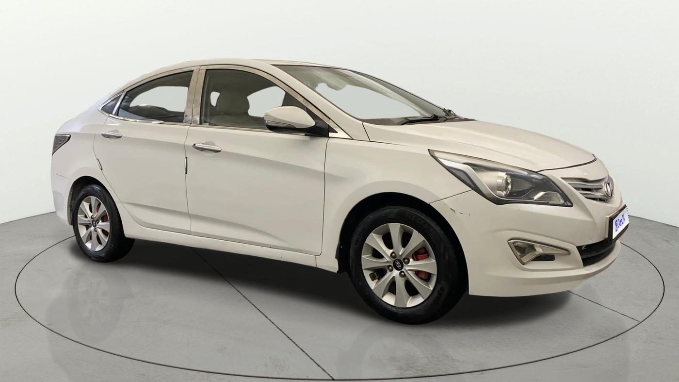 2015 Hyundai Verna FLUIDIC 4S 1.6 VTVT S, CNG, Manual, 71,680 km, Right Front Diagonal