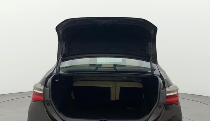 2017 Toyota Corolla Altis GL DIESEL, Diesel, Manual, 1,41,572 km, Boot Open Zoomed View