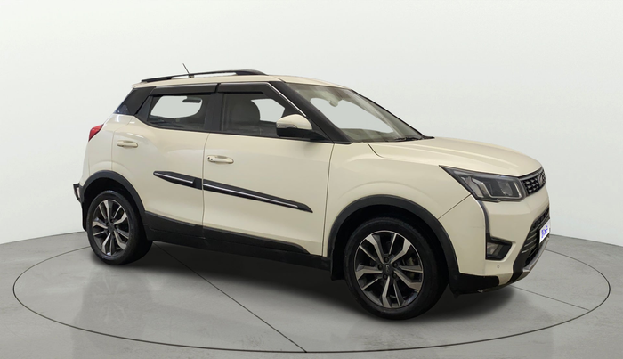 2021 Mahindra XUV300 W8 (O) 1.2 PETROL, Petrol, Manual, 39,362 km, Right Front Diagonal