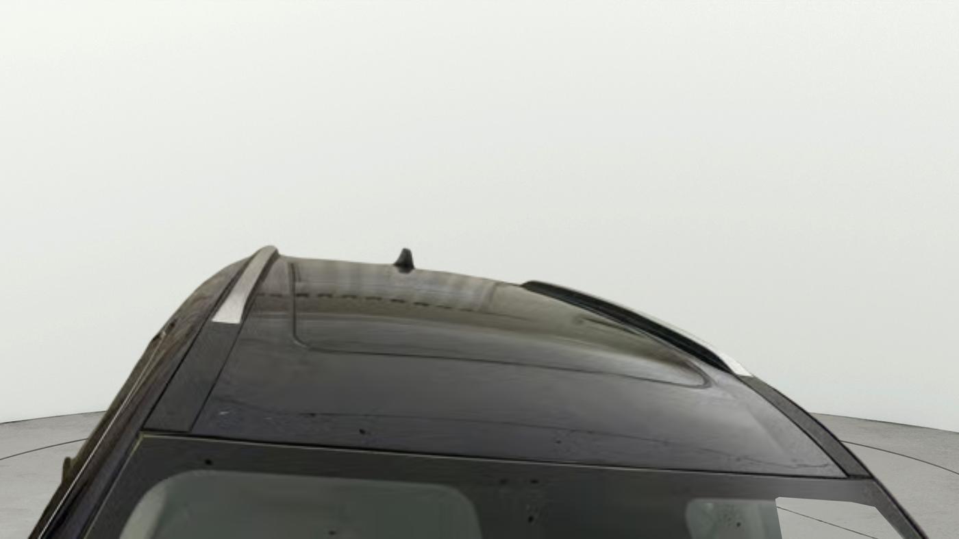 2021 Mahindra XUV700 AX 7 LUXURY P AT 7 STR, Petrol, Automatic, 1,01,825 km, Roof