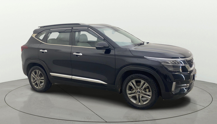 2023 KIA SELTOS HTX PETROL 1.5, Petrol, Manual, 30,582 km, Right Front Diagonal