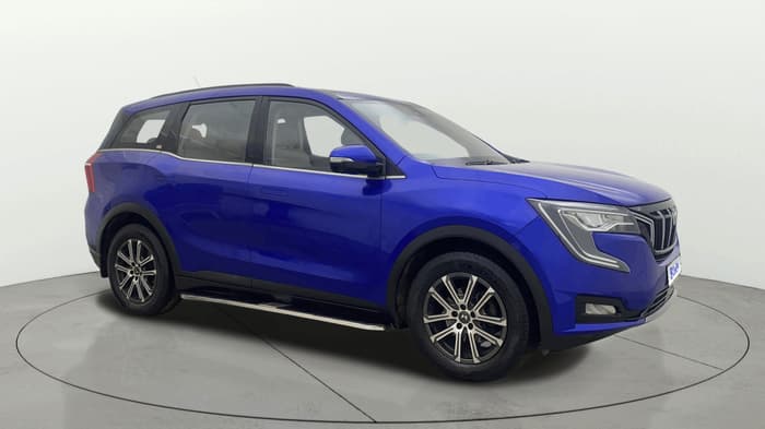 2021 Mahindra XUV700 AX 7 LUXURY P AT 7 STR, Petrol, Automatic, 82,499 km, Right Front Diagonal