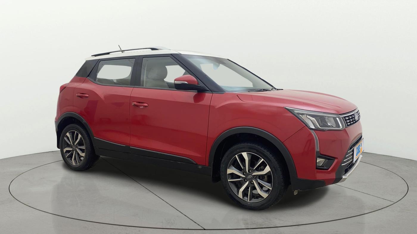 2019 Mahindra XUV300 W8(O) 1.2 PETROL DUAL TONE, Petrol, Manual, 32,193 km, SRP