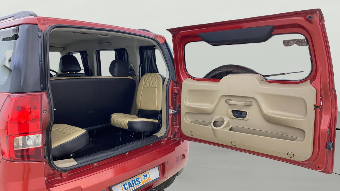 2016 Mahindra TUV300 T8, Diesel, Manual, 37,779 km, Boot Door Open