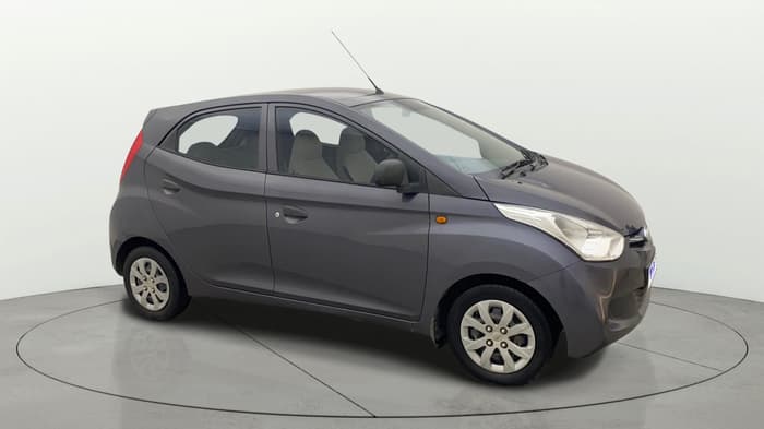 2017 Hyundai Eon MAGNA +, Petrol, Manual, 81,533 km, Right Front Diagonal