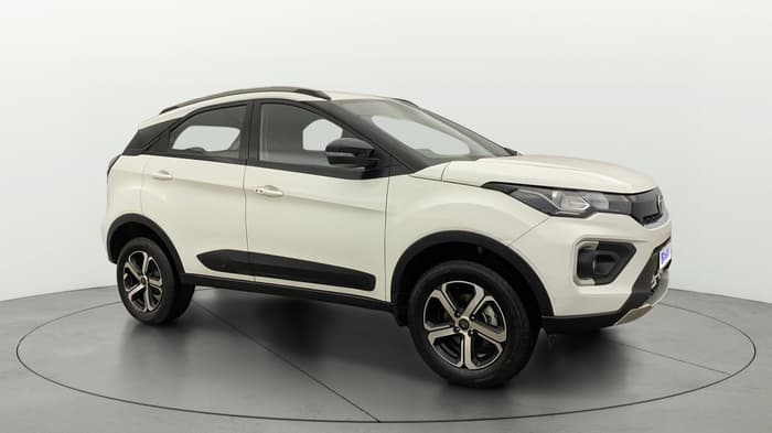 2022 Tata NEXON XZA PLUS PETROL, Petrol, Automatic, 23,311 km, Right Front Diagonal