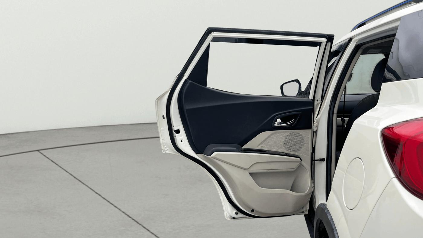 2022 Mahindra XUV300 W8 1.5 DIESEL, Diesel, Manual, 44,851 km, LHS Rear Door