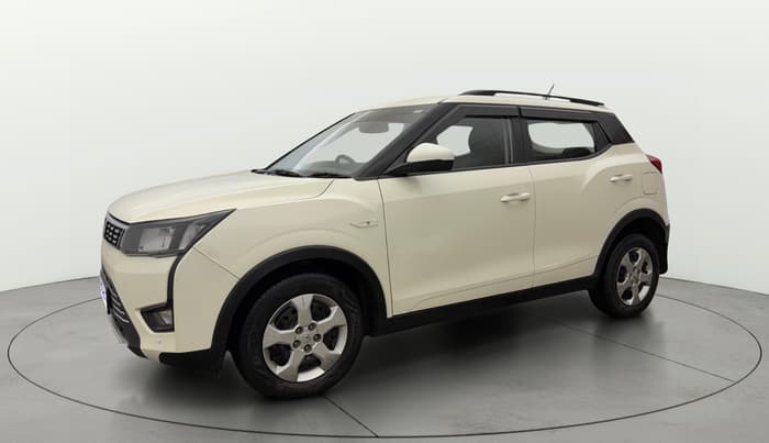 2023 Mahindra XUV300 W6 1.5 Diesel, Diesel, Manual, 44,358 km, Left Front Diagonal