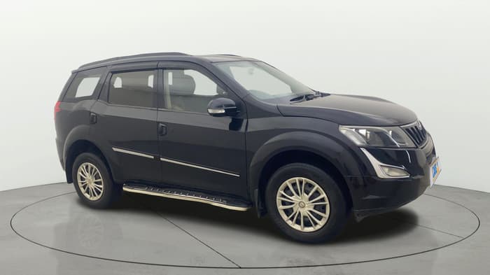 2016 Mahindra XUV500 W4, Diesel, Manual, 1,39,547 km, Right Front Diagonal