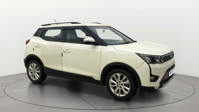 2020 Mahindra XUV300 W8 1.2 PETROL, Petrol, Manual, 50,920 km, Right Front Diagonal