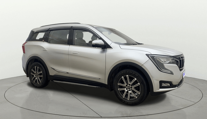 2021 Mahindra XUV700 AX 7 LUXURY P AT 7 STR, Petrol, Automatic, 44,322 km, Right Front Diagonal