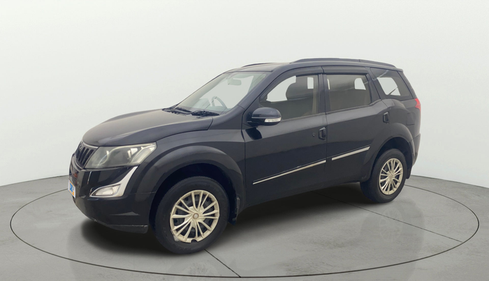 2016 Mahindra XUV500 W4, Diesel, Manual, 1,39,463 km, Left Front Diagonal