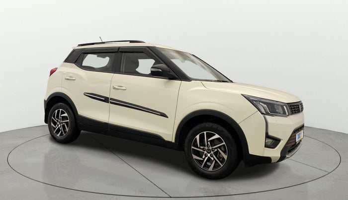 2023 Mahindra XUV300 W8 1.2 PETROL, Petrol, Manual, 28,310 km, SRP