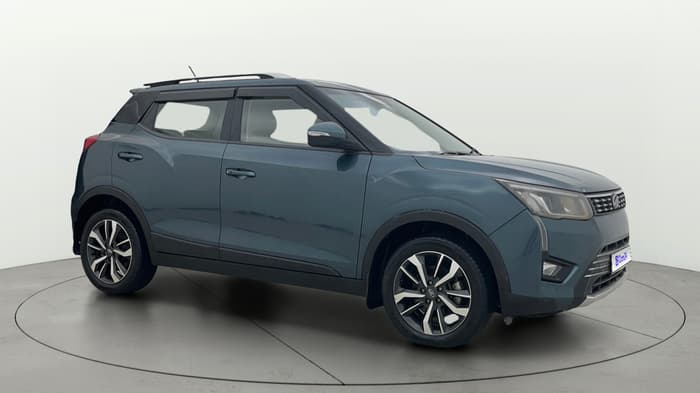 2019 Mahindra XUV300 W8 (O) 1.2 PETROL, Petrol, Manual, 28,166 km, Right Front Diagonal
