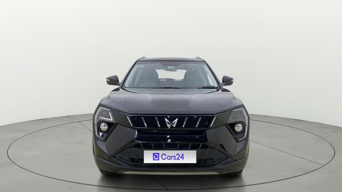 2024 Mahindra XUV 3XO AX5 1.2 L TCMPFi, Petrol, Manual, 11,806 km, Front