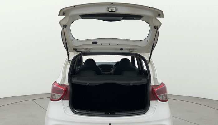 2017 Hyundai Grand i10 SPORTZ 1.2 KAPPA VTVT, Petrol, Manual, 83,853 km, Boot Door Open