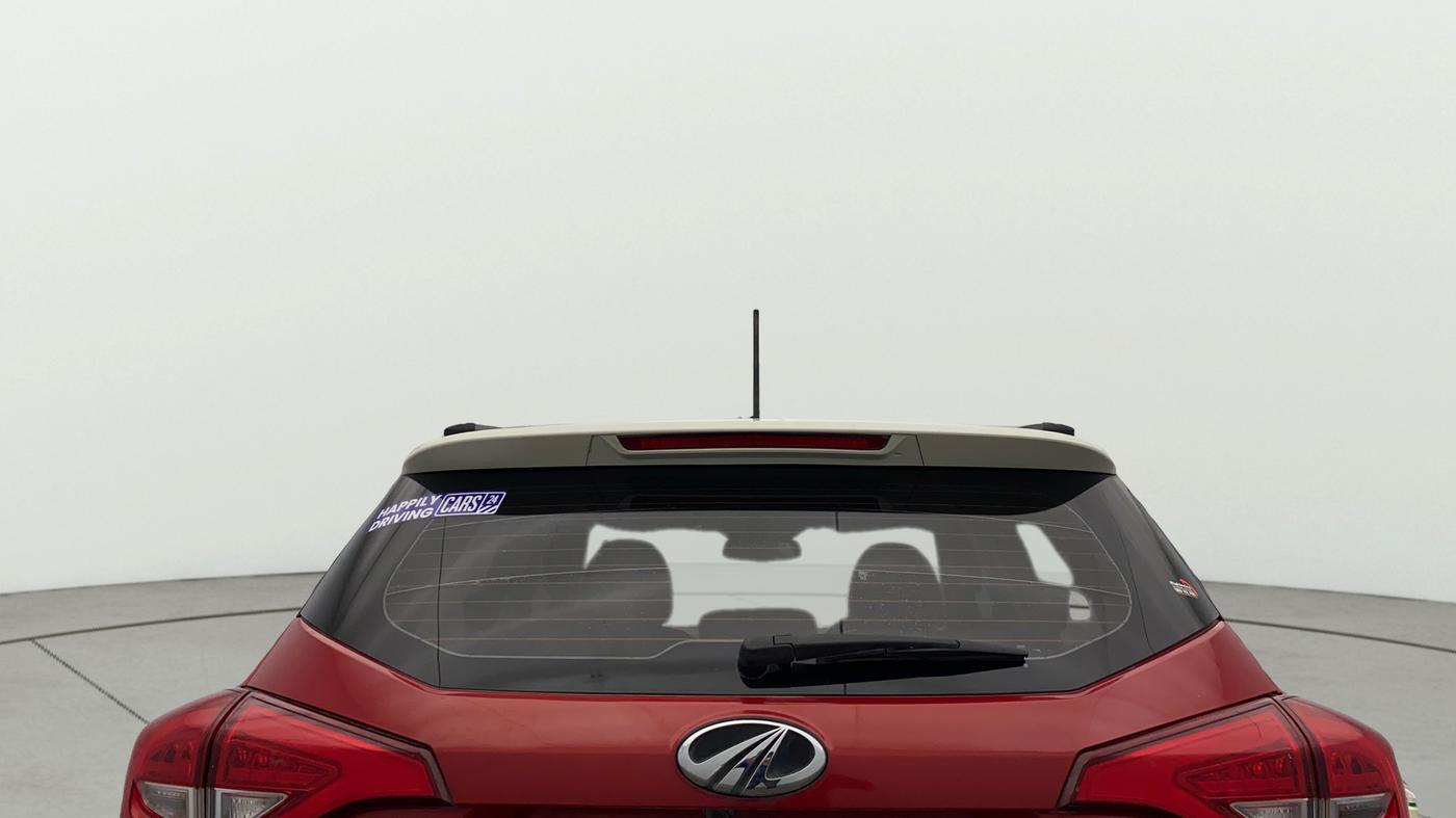 2022 Mahindra XUV300 W8 (O) 1.2 PETROL AMT DUAL TONE, Petrol, Automatic, 29,845 km, Rear Windshield