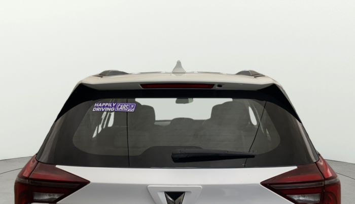 2022 Mahindra XUV700 AX 5 P MT 7 STR, Petrol, Manual, 59,885 km, Rear Windshield