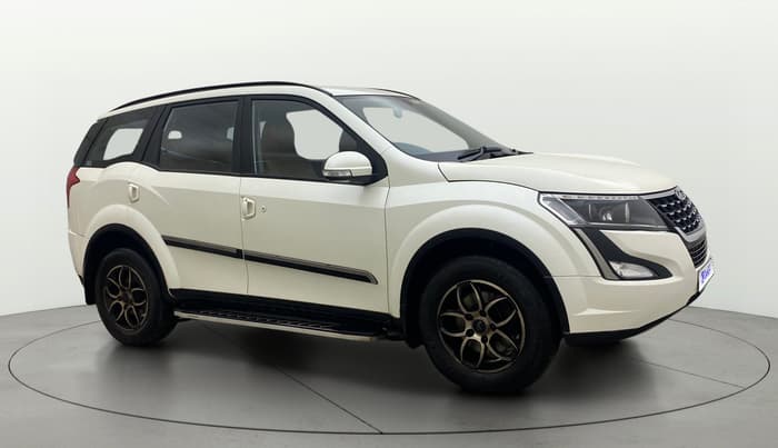 2020 Mahindra XUV500 W7, Diesel, Manual, 44,835 km, Right Front Diagonal