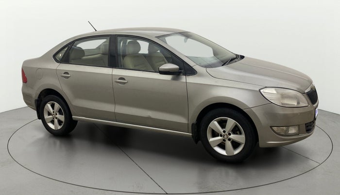 2016 Skoda Rapid AMBITION 1.6 MPI MT, Petrol, Manual, 82,089 km, Right Front Diagonal