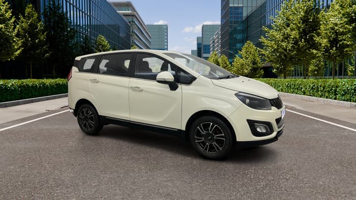 2021 Mahindra MARAZZO M 6 + 7 STR, Diesel, Manual, 79,760 km, Right Front Diagonal