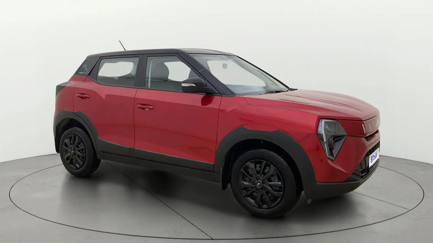 2025 Mahindra XUV 3XO REVX A 1.2 Petrol MT, Petrol, Manual, 4,378 km, SRP