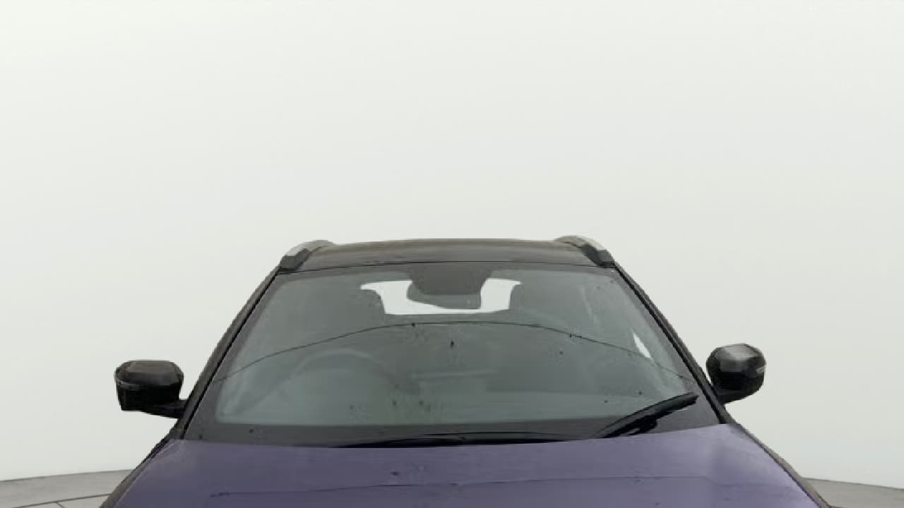 2023 Tata NEXON FEARLESS PURPLE + SUNROOF DCA DUAL TONE 1.2 PETROL, Petrol, Automatic, 29,236 km, Front Windshield