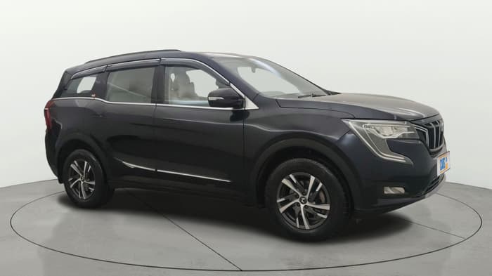 2023 Mahindra XUV700 AX 5 P MT 7 STR, Petrol, Manual, 13,935 km, Right Front Diagonal