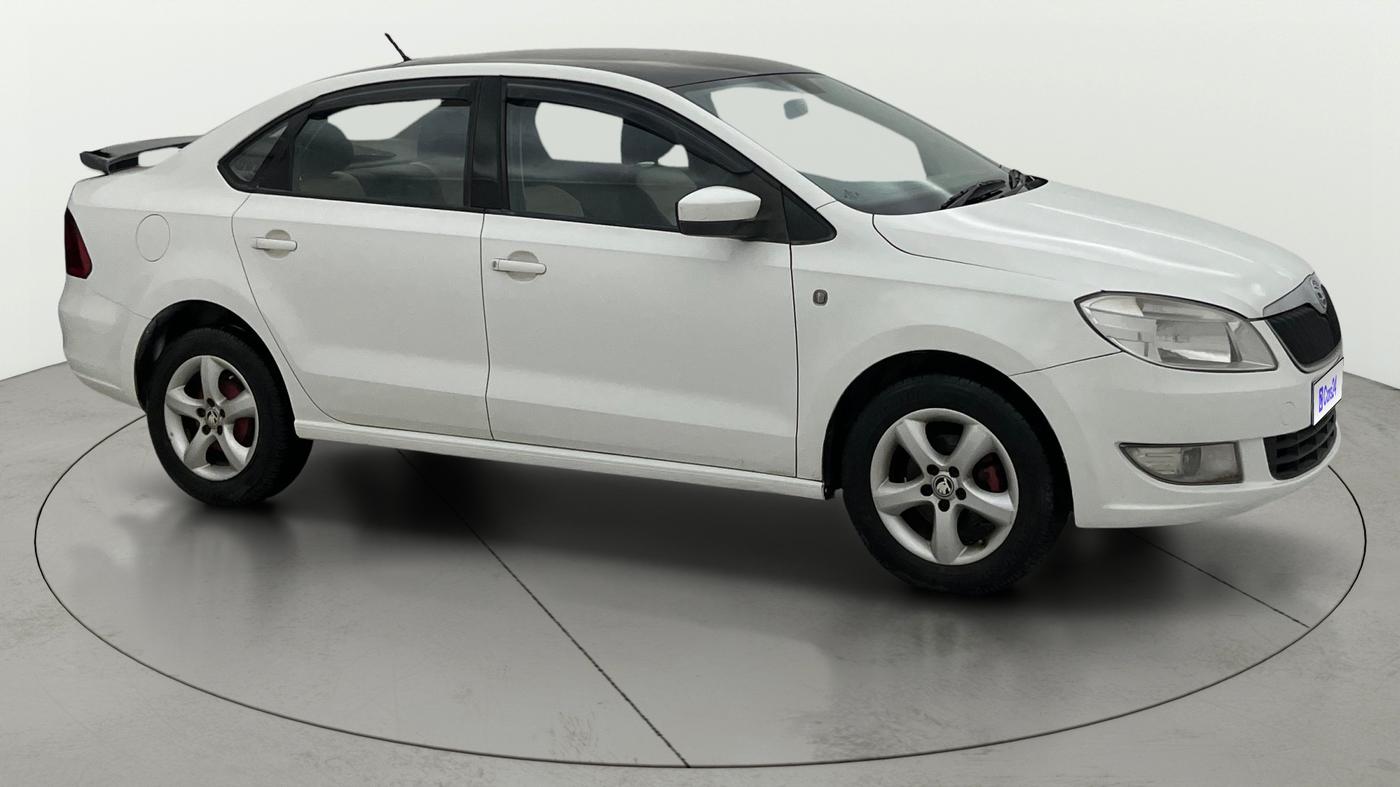 2015 Skoda Rapid AMBITION 1.6 MPI MT PLUS, Petrol, Manual, 67,754 km, SRP