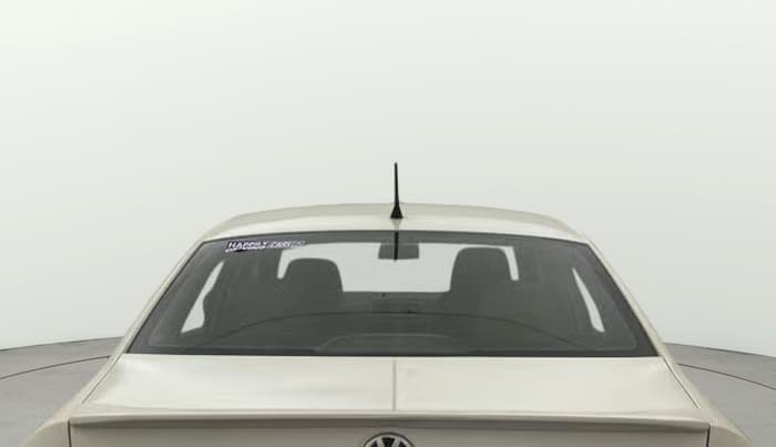 2014 Volkswagen Vento HIGHLINE DIESEL 1.6, Diesel, Manual, 1,05,013 km, Rear Windshield