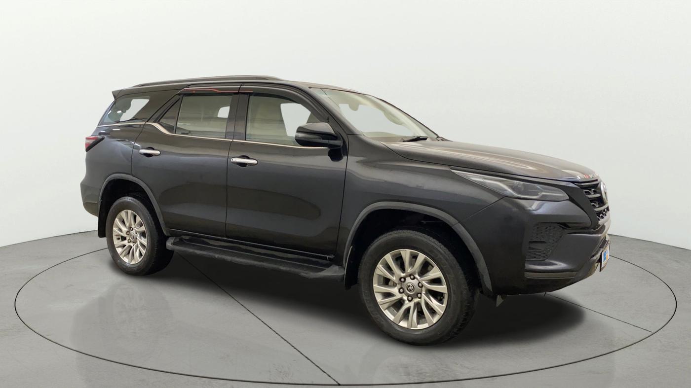 2023 Toyota Fortuner 4X4 AT 2.8 DIESEL, Diesel, Automatic, 83,884 km, Right Front Diagonal