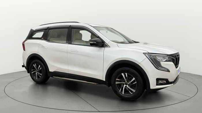 2022 Mahindra XUV700 AX 5 P MT 7 STR, Petrol, Manual, 36,177 km, Right Front Diagonal